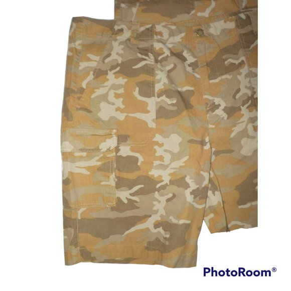 NEW Lot of 2 Dip Camouflage Cargo Shorts - Picture 2 of 3
